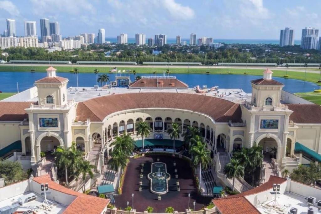 Hallandale Gulfstream Pool Walk To The Beach Apartment Plaja Hallandale Exterior foto